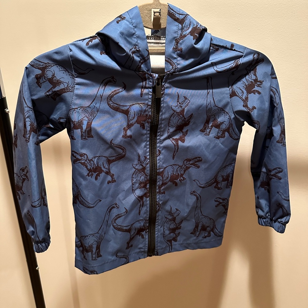 Boys rain/wind coat- fits 3-6 year old